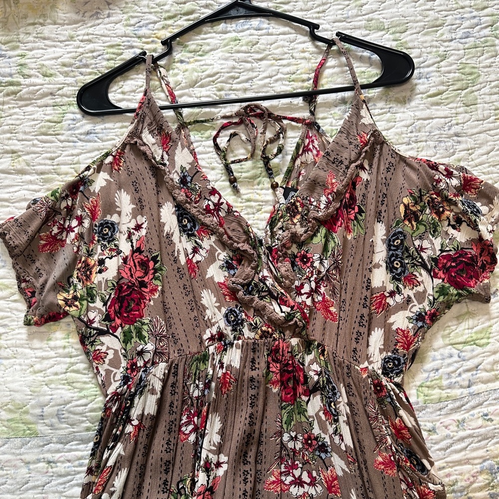 💐Floral Open-Shoulder Dress!